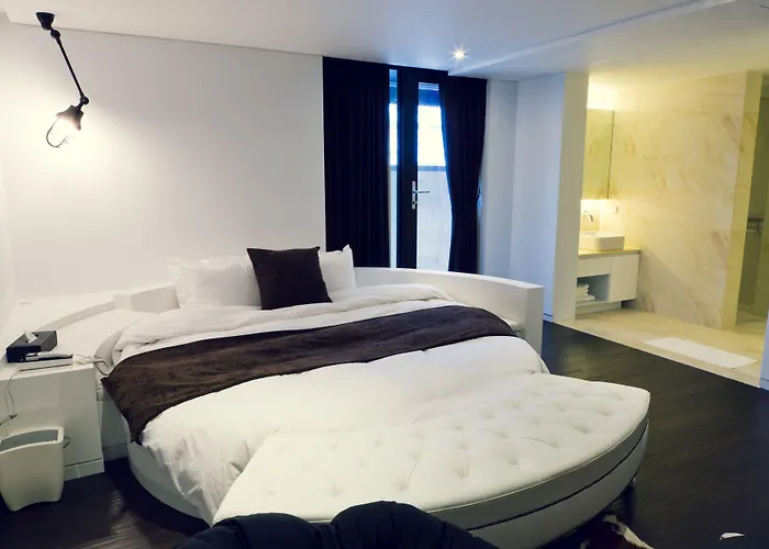 Amare Hotel 2*